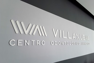 Centro Villanueva - Logo entrada - Instalaciones