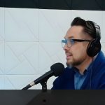 Juan Carlos Camacho, director de Villanueva Centro Odontológico Avanzado, durante entrevista en el programa “A mi manera” de Multicanal Radio.