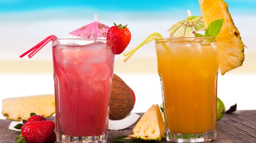 Bebidas que dañan los dientes en verano.